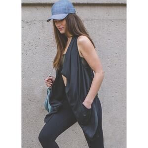 NWOT Lululemon Tranquility Sleeveless Wrap - 8